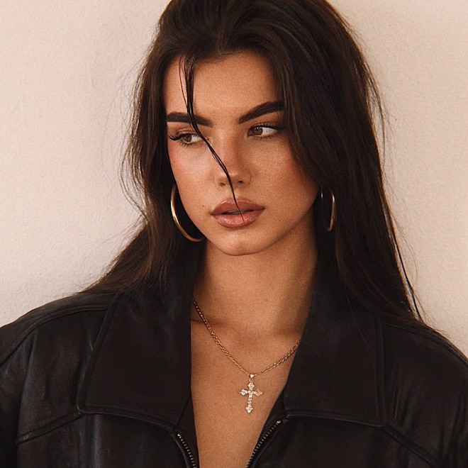 Sarah-Jade Bleau Shares the Long-Lasting Lipstick That Everyone Needs Sarah-Jade Bleau Shares the Long-Lasting Lipstick That Everyone Needs